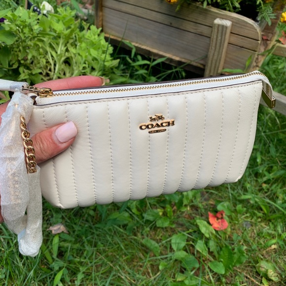 Authentic COACH 1941 Nappa leather/smooth leather zip top wristlet - Picture 11 of 15